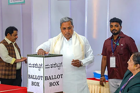 கர்நாடக மாநிலங்களவை தேர்தல்: பரபரப்புக்கு மத்தியில் வாக்குப்பதிவு!
