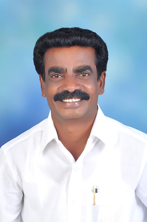 சேலம் மக்களவைத் தொகுதி பாமக வேட்பாளா் வழக்கறிஞா் ந.அண்ணாதுரை