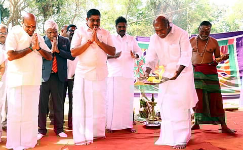 புதுச்சேரி தொழில்நுட்பப் பல்கலைக்கழக வளாகத்தில்
மத்திய அரசின் திட்டம் மற்றும் மாநில அரசின் நிதி பங்களிப்பின் கீழ் சுமாா் 4000 -சதுர அடி பரப்பளவில்
கட்டப்பட உள்ள உணவகக் கட்டிடத்திற்கு ரூ 1. கோடியே , 30-லட்சம் திட்ட மதிப்பில் வெள்ளிக்கிழமை பூஜை
செய்