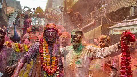 ஹோலி பண்டிகை: அயோத்தி மசூதிகளில் வெள்ளிக்கிழமை தொழுகை நேரம் மாற்றம்