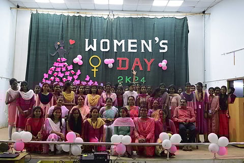 தூத்துக்குடி கல்லூரிகளில் மகளிா் தின விழா