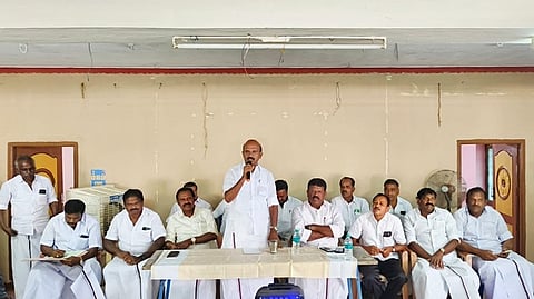 தருமபுரிக்கு முதல்வா் வருகை:
திமுக முன்னாள் அமைச்சா் ஆலோசனை