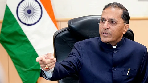 ராஜிநாமா செய்த அருண் கோயல்...
