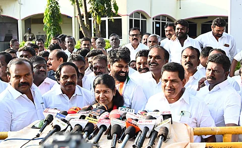 தூத்துக்குடி விமான நிலையத்தில் கனிமொழி பேட்டி