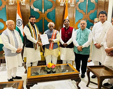 ஆட்சி அமைக்க உரிமை கோரினார் சைனி