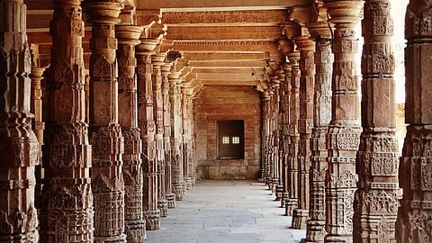 சர்ச்சைக்குள்ளான போஜ்ஷாலா கோயில்/ கமால் மெளலா மசூதி