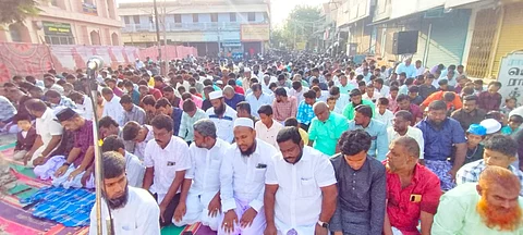 ரமலான் பண்டிகை: நெல்லையில் இஸ்லாமியர்கள் சிறப்புத் தொழுகை