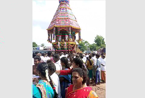 திருவொற்றியூர் ஸ்ரீபாகம்பிரியாள் சமேத ஸ்ரீ வலிமிகநாதர் சுவாமி திருக்கோயில் சித்திரைத் திருவிழாவை முன்னிட்டு திங்கள்கிழமை நடைபெற்ற தேரோட்டம்.