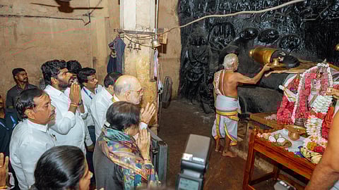 திருமயம் காலபைரவர் கோயிலில் அமித் ஷா வழிபாடு!
