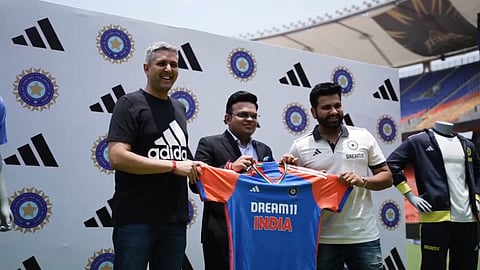 டி20 உலகக் கோப்பைக்கான இந்திய அணியின் புதிய ஜெர்சி அறிமுகம் (விடியோ)