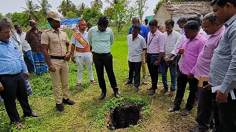 ஐந்து அடி பள்ளம்