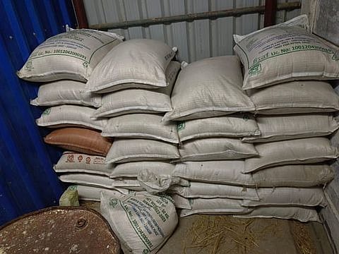 தனியாா் வியாபாரிகள் கொள்முதல் செய்ய பொது ஏலத்தில் அரிசி விற்பனை -இந்திய உணவுக் கழகம் ஏற்பாடு