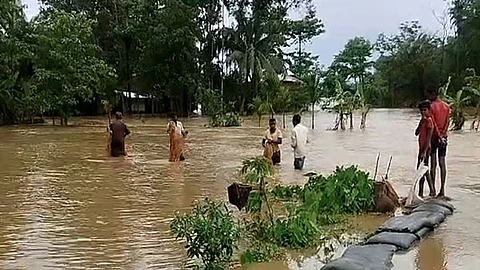 மணிப்பூரில் வெள்ளம்: 1.8 லட்சம் மக்கள் பாதிப்பு