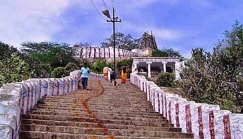 சோளிங்கர் கோயிலுக்கு மலையேறிச் சென்ற பக்தர் உயிரிழப்பு!