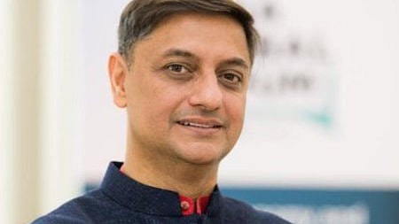 அடுத்த நிதியாண்டில் இந்தியா
4 டிரில்லியன் டாலா் பொருளாதாரமாகும்: பொருளாதார ஆலோசனைக் குழு உறுப்பினா்