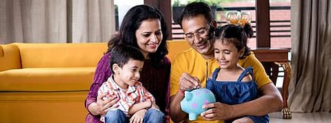 இந்திய குடும்பங்களின் சேமிப்பு ரூ.14.16 லட்சம் கோடியாக சரிவு