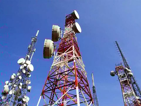 தொலைத் தொடா்பு சந்தாதாரா்கள் 121 கோடியாக அதிகரிப்பு