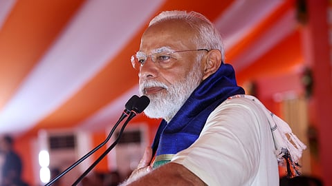 வாரணாசியில் இன்று பிரதமா் மோடியுடன் கலந்துரையாடும் 25,000 பெண்கள்