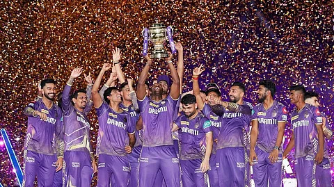 வெற்றிக் கொண்டாட்டத்தில் கொல்கத்தா நைட் ரைடர்ஸ் (விடியோ)