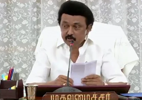 கள்ளச்சாராயம் குடித்து இறந்தவர்கள் குடும்பத்திற்கு தலா ரூ.10 லட்சம்: முதல்வர் அறிவிப்பு