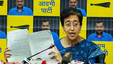 ஸ்வாதி மாலிவாலின் குற்றச்சாட்டுகள் பொய்யானவை, ஆதாரமற்றவை: அமைச்சா் அதிஷி பேட்டி