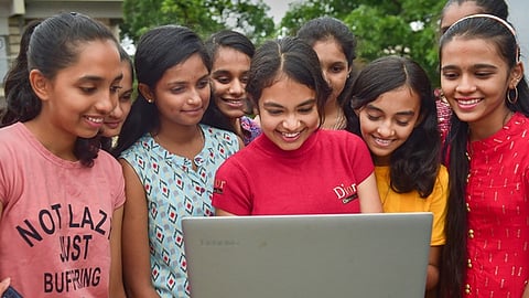 கலை-அறிவியல் கல்லூரிகளின் கட்டணம்: இணையதளத்தில் வெளியிட உத்தரவு