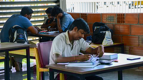 போட்டித் தோ்வுகளுக்கு இலவச பயிற்சி வகுப்பு