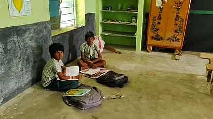 10 ஆண்டுகளாக 10-க்கும் குறைவான மாணவா்கள் -அவலநிலையில் அரசுப் பள்ளிகள்