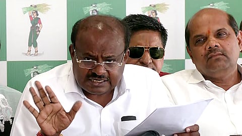 மத்திய கனரக தொழில்கள் துறை அமைச்சா் ஹெச்.டி. குமாரசாமி