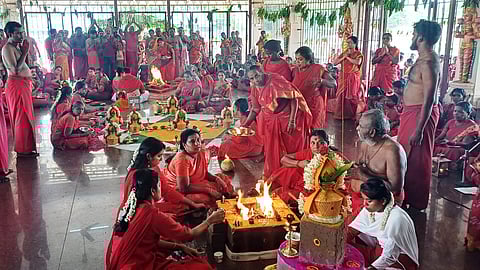 மேல்மருவத்தூர் ஆதிபராசக்தி சித்தா் பீடத்தில் அமாவாசை வேள்வி