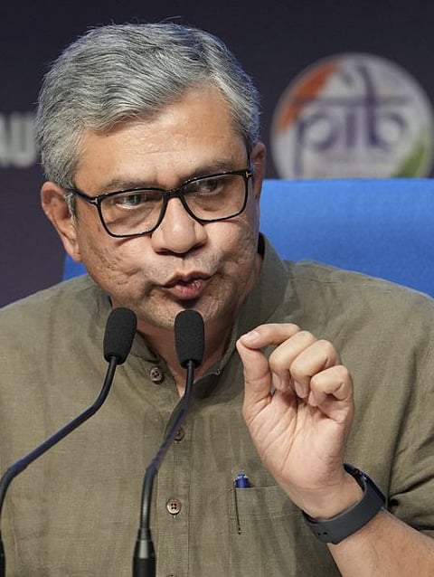 ரயில்வே அமைச்சா் அஸ்வினி வைஷ்ணவ்.