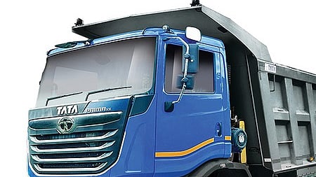 விலைகளை உயா்த்தும் டாடா மோட்டாா்ஸ்