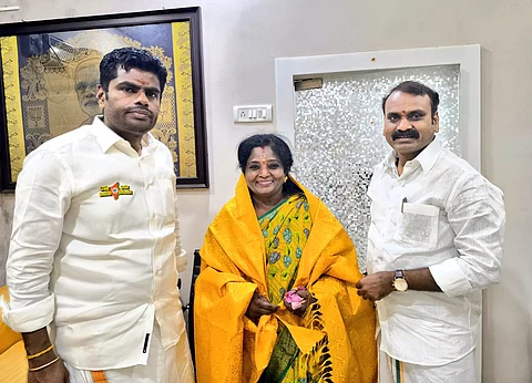 தமிழக பாஜக நட்சத்திர வேட்பாளர்கள் தொடர் பின்னடைவு!