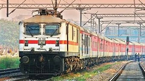 மேற்கு வங்க ரயில் விபத்து எதிரொலி: 19 ரயில்கள் ரத்து!