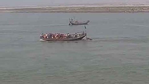 பிகார்: கங்கை நதியில் படகு கவிழ்ந்து 6 பேர் மாயம்!