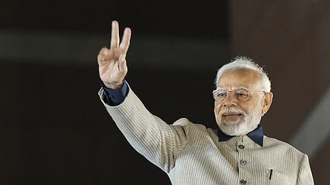 ஜி7 உச்சிமாநாடு: இத்தாலி சென்றாா் பிரதமா் மோடி