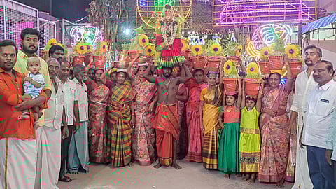 கூனக்காளியம்மன் கோயில் திருவிழா: பக்தா்கள் முளைப்பாரி ஊா்வலம்