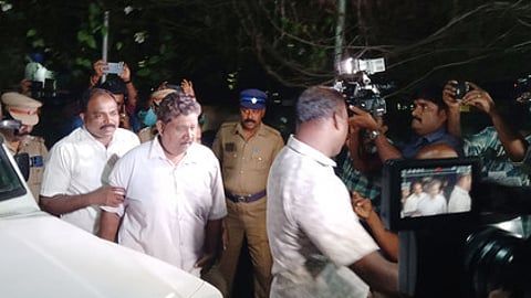 கேரள தொழிலதிபா் கொலை வழக்கில் ஆக்கா் கடை உரிமையாளா் கைது