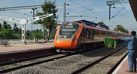 மதுரை - பெங்களூரு இடையே புதன்கிழமை முதல் இயக்கப்படும் ‘வந்தே பாரத்’ ரயில்.