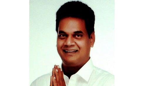 வட சென்னை, வேலூரில் திமுக முன்னிலை!