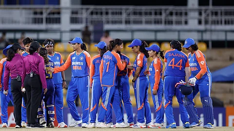 இந்தியாவுக்கு ஹாட்ரிக் வெற்றி; அரையிறுதிக்கு முன்னேறிய இந்தியா, பாகிஸ்தான்!