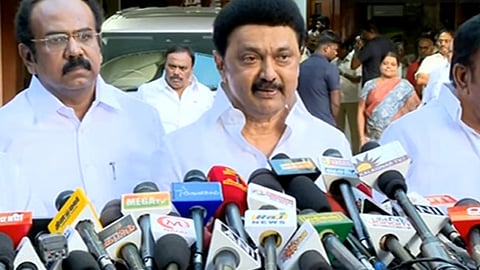 செய்தியாளர் சந்திப்பில் முதல்வர் மு.க. ஸ்டாலின். உடன் நிதியமைச்சர் தங்கம் தென்னரசு