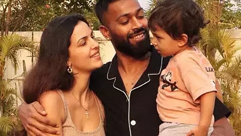மனைவியை பிரிவதாக கிரிக்கெட் வீரர் ஹார்திக் பாண்டியா அறிவிப்பு!