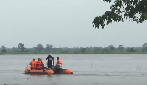 வெள்ளம் பாதித்த பகுதிகளில் மீட்புப் பணிகளில் ஈடுபட்டுள்ள பேரிடர் மீட்புப் படையினர்.