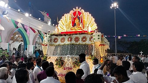 தூய பனிமய மாதா பேராலய வளாகத்தில் நடைபெற்ற நற்கருணை பவனி.