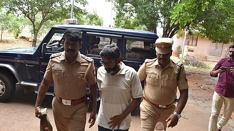 சவுக்கு சங்கா் மீதான 16 வழக்குகளில் நடவடிக்கை எடுக்க இடைக்காலத் தடை -உச்சநீதிமன்றம் உத்தரவு