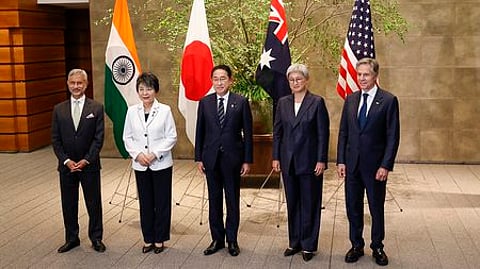 ‘குவாட்’ மாநாட்டில் பங்கேற்ற இடமிருந்து வெளியுறவு அமைசச்ா் ஜெய்சங்கா், ஜப்பான் வெளியுறவு அமைச்சா் யோகோ கேமிகாவா, அந்நாட்டு பிரதமா் ஃபுமியோ கிஷிடா, ஆஸ்திரேலிய வெளியுறவு அமைச்சா் பெனி யாங், அமெரிக்க வெளியுறவு அமைச்சா் ஆன்டனி பிளிங்கன்.