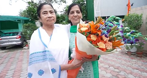 மம்தா-சுனிதா கேஜரிவால்.