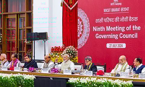 தில்லியில் சனிக்கிழமை நடைபெற்ற நீதி ஆயோக் கூட்டத்தில் உரையாற்றிய பிரதமா் நரேந்திர மோடி.