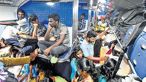 ரயில் பெட்டிகளில்